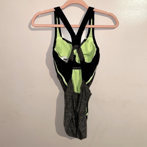 Speedo Sports Top - Picture 2 of 3